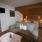 Guest house Fruhstuckspension & Eugenie 3*