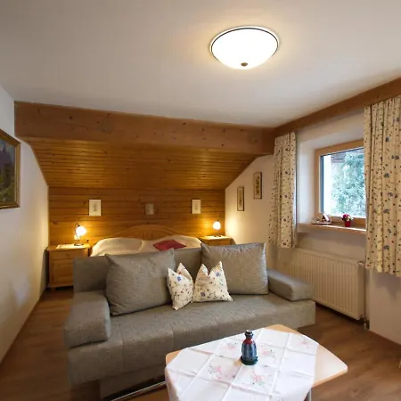 Guest house Fruhstuckspension & Eugenie Kitzbuhel