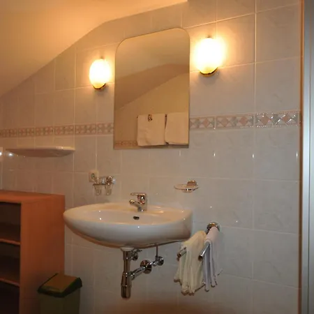 Fruhstuckspension & Eugenie Guest house *