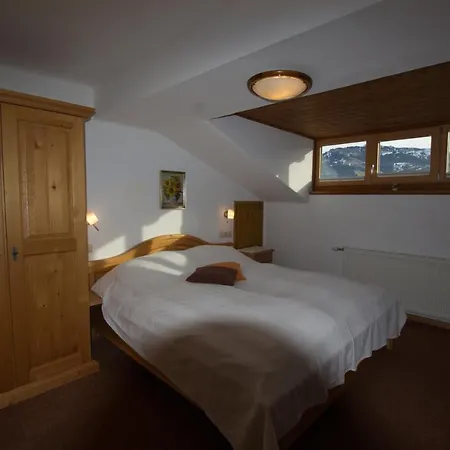 欧仁妮公寓及住宿加早餐旅馆 基茨比厄尔